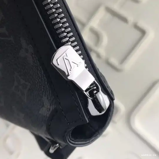WIS Vuitton Pochette Louis Metis 0420